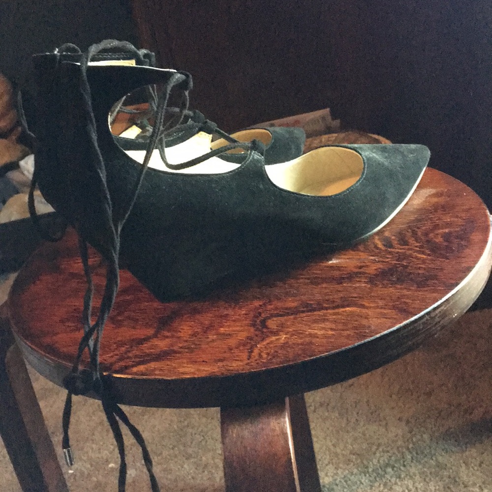 Black wedge heels